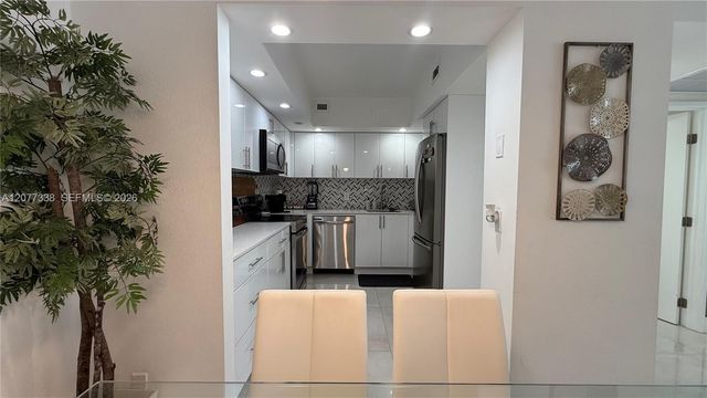 5600 Collins Avenue 11C, Miami Beach, FL 33140