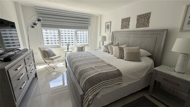 5600 Collins Avenue 11C, Miami Beach, FL 33140