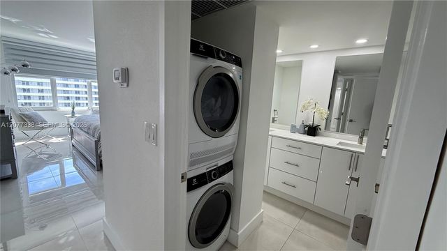5600 Collins Avenue 11C, Miami Beach, FL 33140