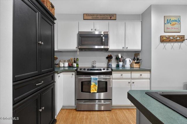 50 Arrow Wood Place, Malta, NY 12020