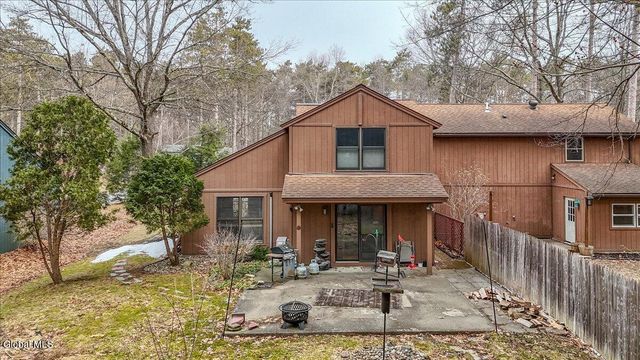 50 Arrow Wood Place, Malta, NY 12020