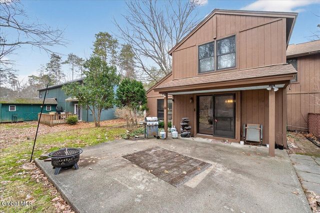 50 Arrow Wood Place, Malta, NY 12020