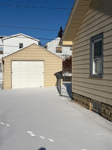 2540 Altoona Street, Flint, MI 48504