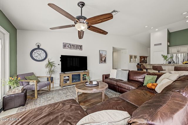 2755 E DRY CREEK Road, Phoenix, AZ 85048