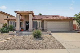2755 E DRY CREEK Road, Phoenix, AZ 85048