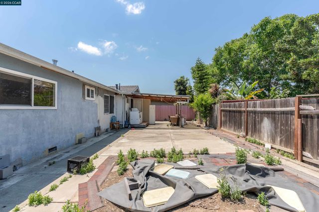 2480 Shield Dr, Union City, CA 94587