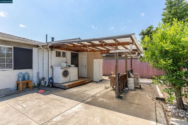 2480 Shield Dr, Union City, CA 94587