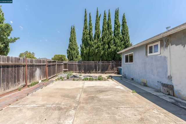 2480 Shield Dr, Union City, CA 94587
