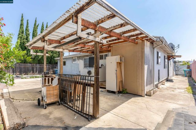 2480 Shield Dr, Union City, CA 94587