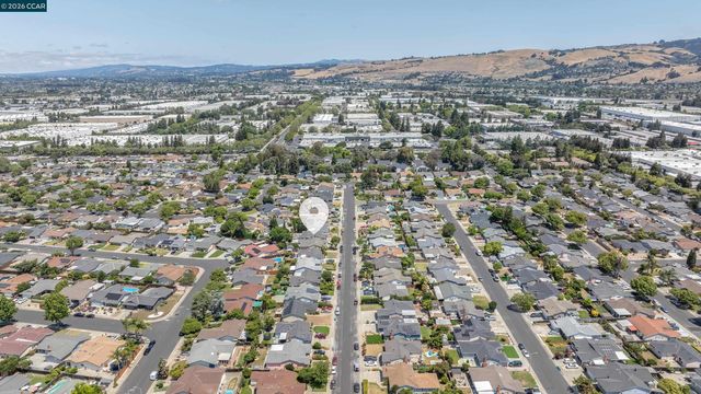 2480 Shield Dr, Union City, CA 94587