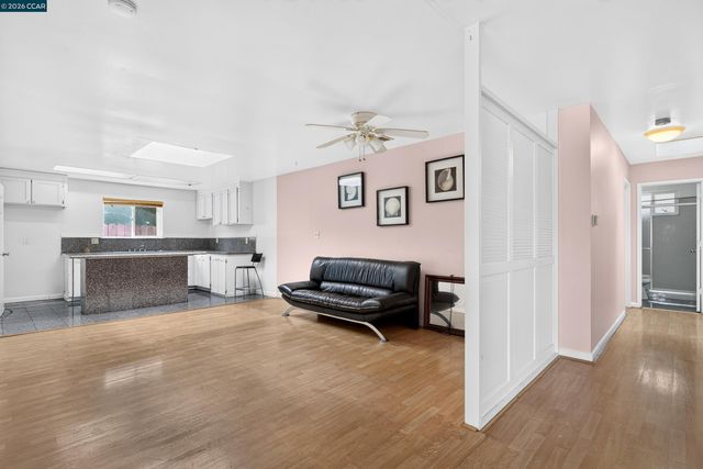 2480 Shield Dr, Union City, CA 94587