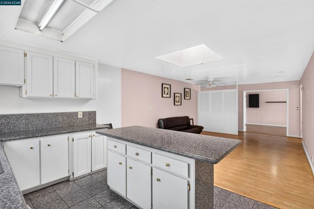 2480 Shield Dr, Union City, CA 94587