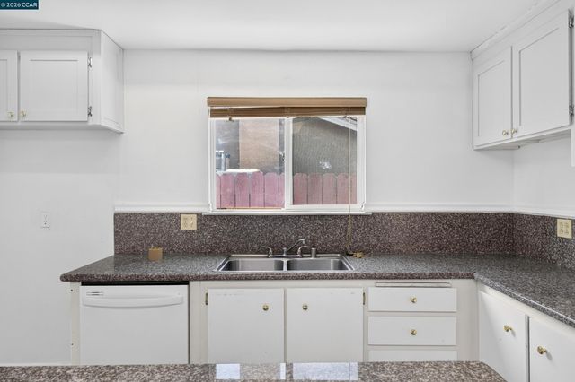 2480 Shield Dr, Union City, CA 94587