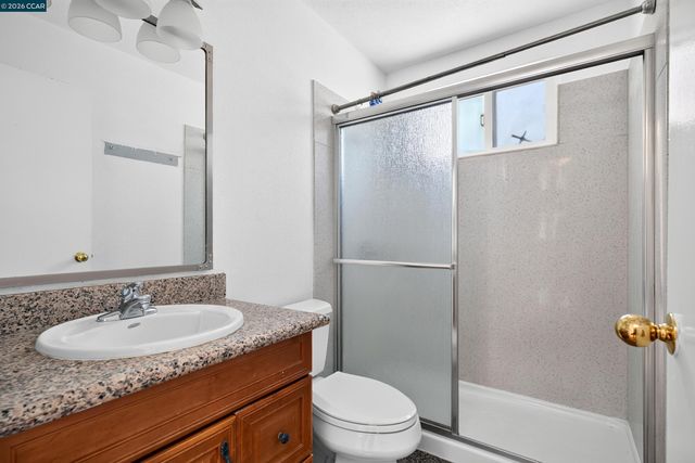 2480 Shield Dr, Union City, CA 94587