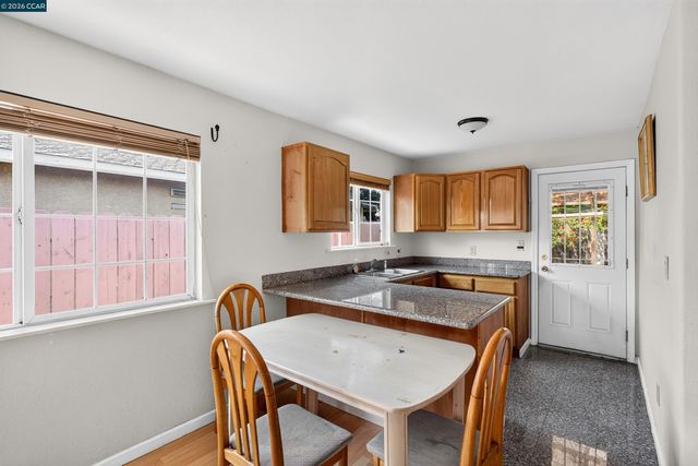 2480 Shield Dr, Union City, CA 94587