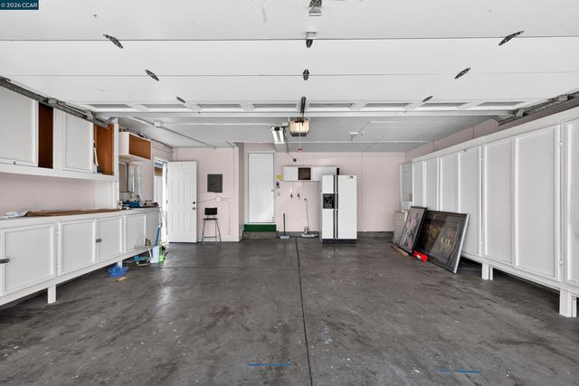 2480 Shield Dr, Union City, CA 94587