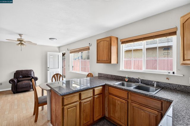 2480 Shield Dr, Union City, CA 94587