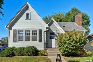 2118 ARLINGTON Avenue, Davenport, IA 52803