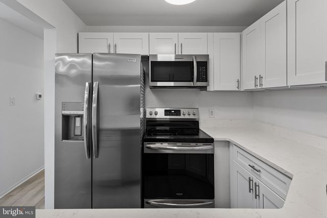 4912-B DUNBARTON RD, Mount Laurel, NJ 08054