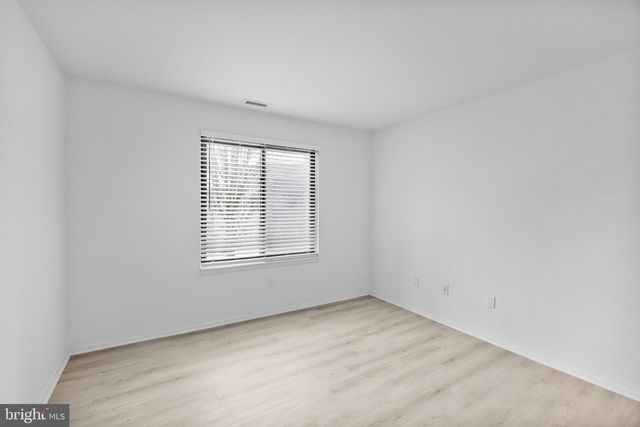 4912-B DUNBARTON RD, Mount Laurel, NJ 08054