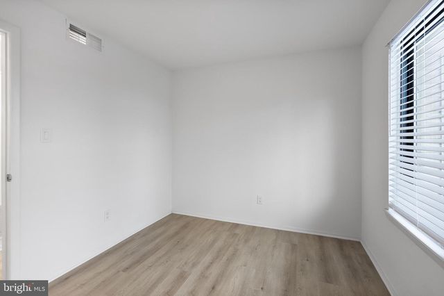 4912-B DUNBARTON RD, Mount Laurel, NJ 08054