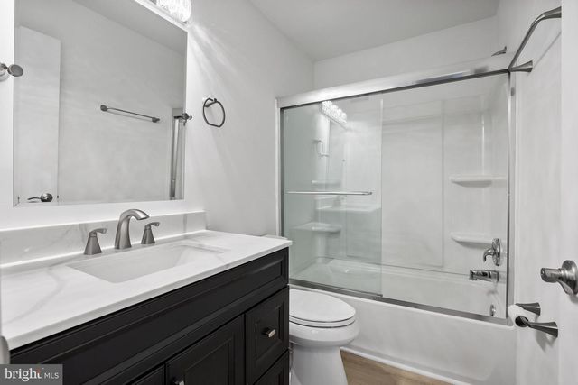 4912-B DUNBARTON RD, Mount Laurel, NJ 08054