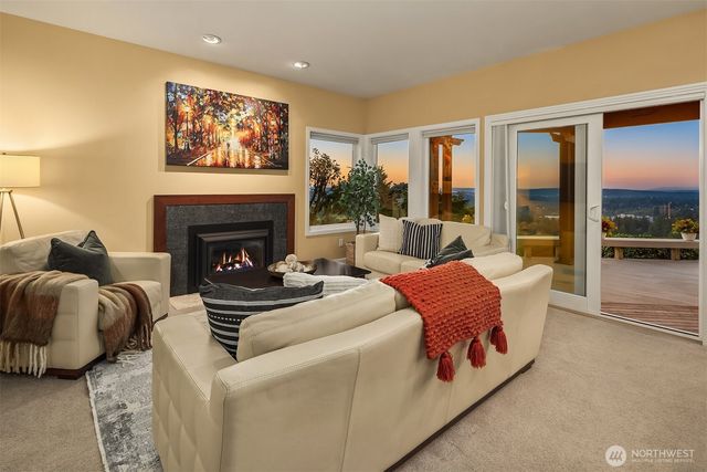 14100 SE 44th Street, Bellevue, WA 98006