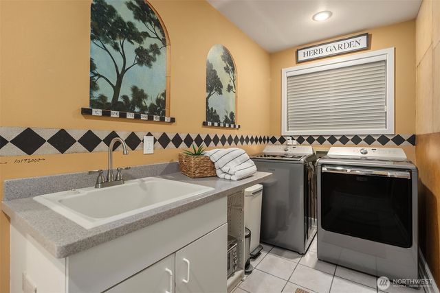 14100 SE 44th Street, Bellevue, WA 98006