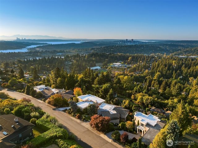 14100 SE 44th Street, Bellevue, WA 98006