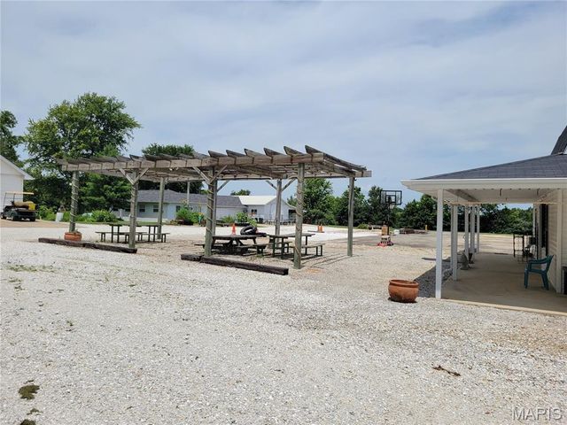 22169 NW Service Road, Warrenton, MO 63383