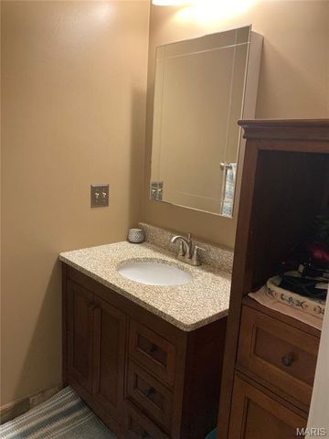 22169 NW Service Road, Warrenton, MO 63383