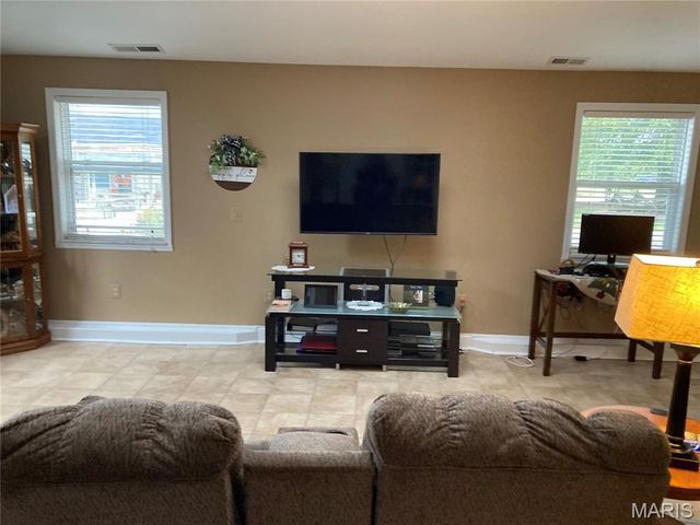 22169 NW Service Road, Warrenton, MO 63383