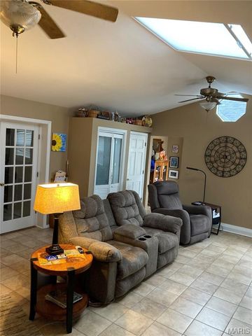 22169 NW Service Road, Warrenton, MO 63383