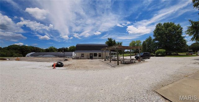 22169 NW Service Road, Warrenton, MO 63383