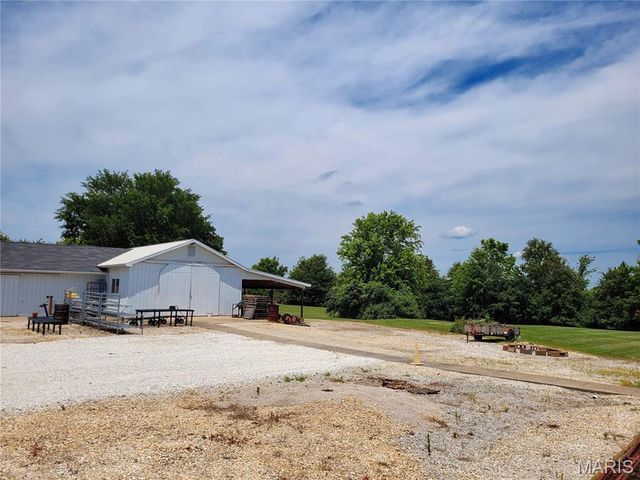 22169 NW Service Road, Warrenton, MO 63383