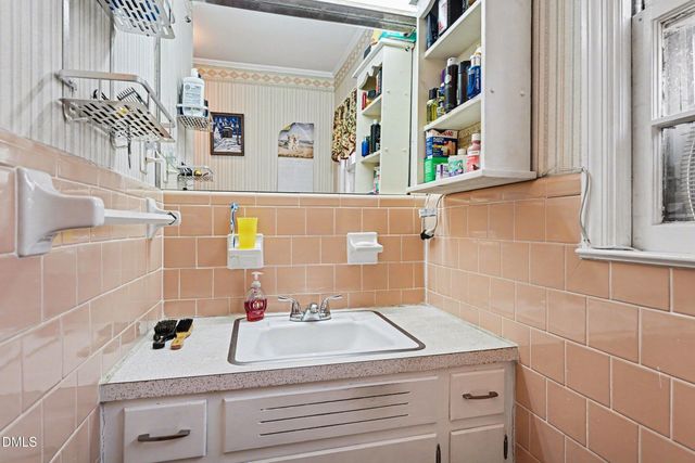 1729 S Scales Street, Reidsville, NC 27320