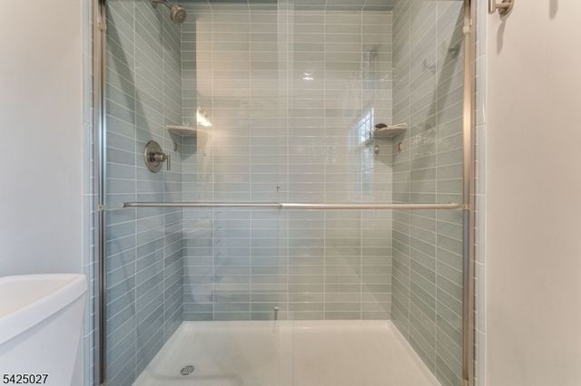 205 Chatsworth Dr, Franklin Twp., NJ 08873