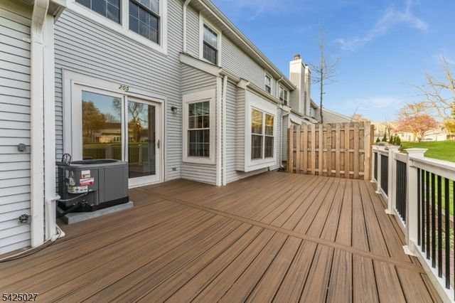 205 Chatsworth Dr, Franklin Twp., NJ 08873