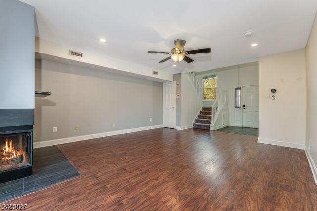 205 Chatsworth Dr, Franklin Twp., NJ 08873