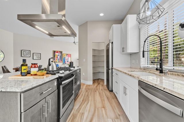 5609 Tura LN A, Austin, TX 78721