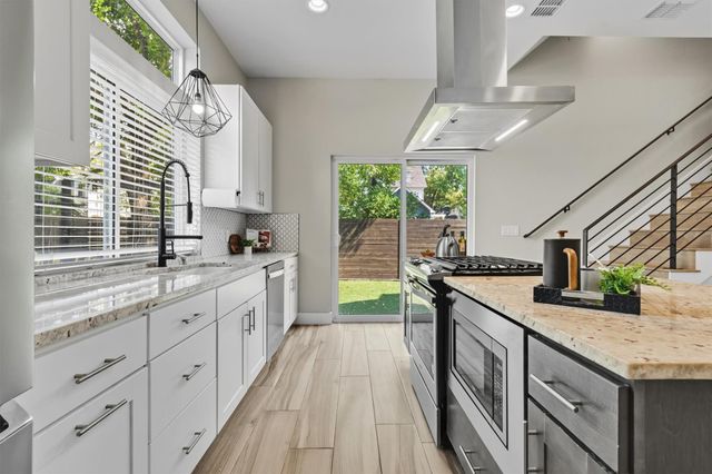 5609 Tura LN A, Austin, TX 78721