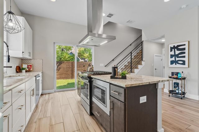 5609 Tura LN A, Austin, TX 78721