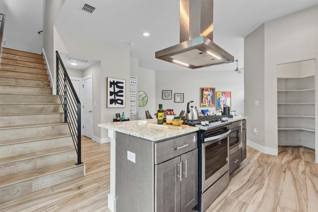 5609 Tura LN A, Austin, TX 78721