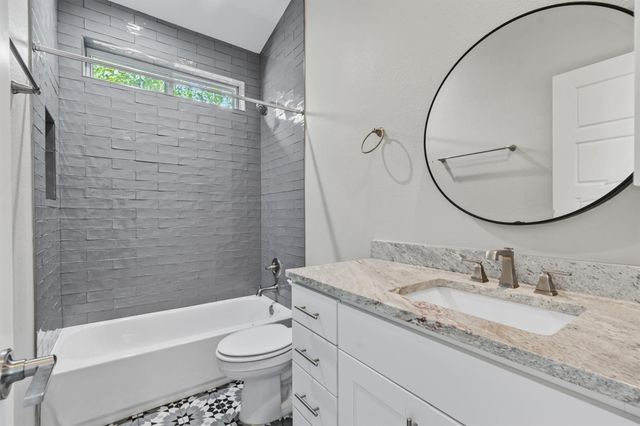 5609 Tura LN A, Austin, TX 78721