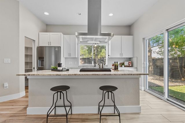 5609 Tura LN A, Austin, TX 78721