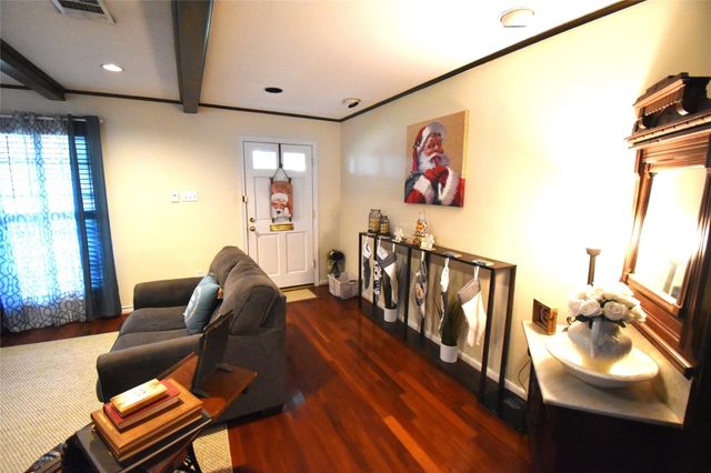 8011 Meadowvale Drive, Houston, TX 77063