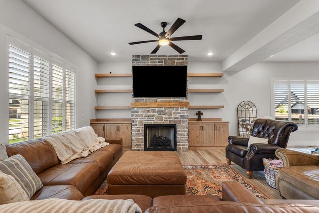 4900 S Aaron Avenue, Springfield, MO 65810