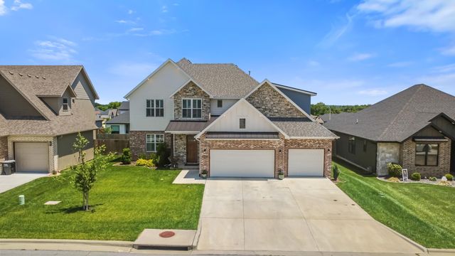 4900 S Aaron Avenue, Springfield, MO 65810