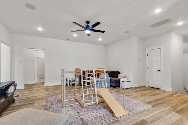 4900 S Aaron Avenue, Springfield, MO 65810