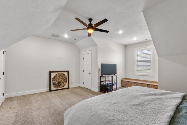 4900 S Aaron Avenue, Springfield, MO 65810